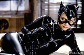 Sembilan Nyawa Catwoman: dari Antihero sampai Partner Romantis Batman